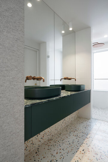 Wnętrza inspirowane stylem mid century modern, projekt Dupont Blouin