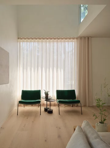 Dom z czarną kuchnią, projekt Batay-Csorba Architects 