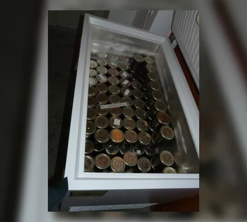 Pojemniki z kawiorem z jesiotra syberyjskiego 