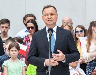 Miniatura: Andrzej Duda w czasie debaty czytał z...