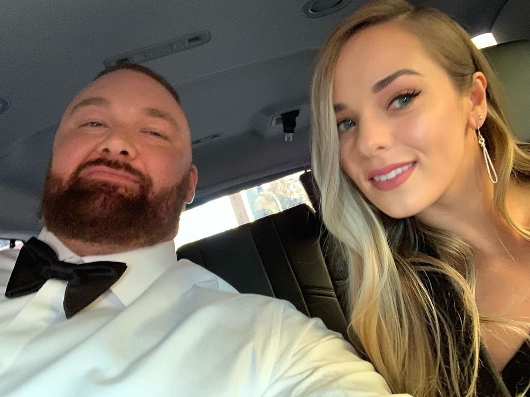 Hafþór Júlíus Björnsson i Kelsey Henson 