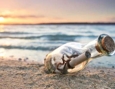 Miniatura: Spacerowicz znalazł na plaży list w...