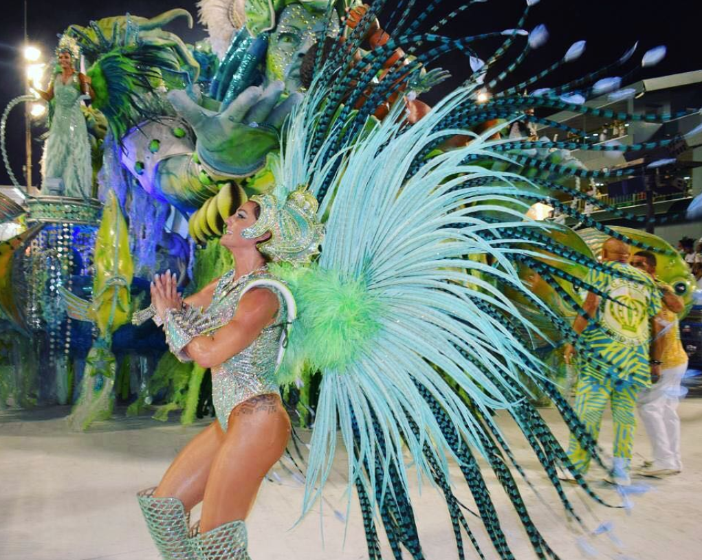 Tancerka podczas karnawału w Rio 