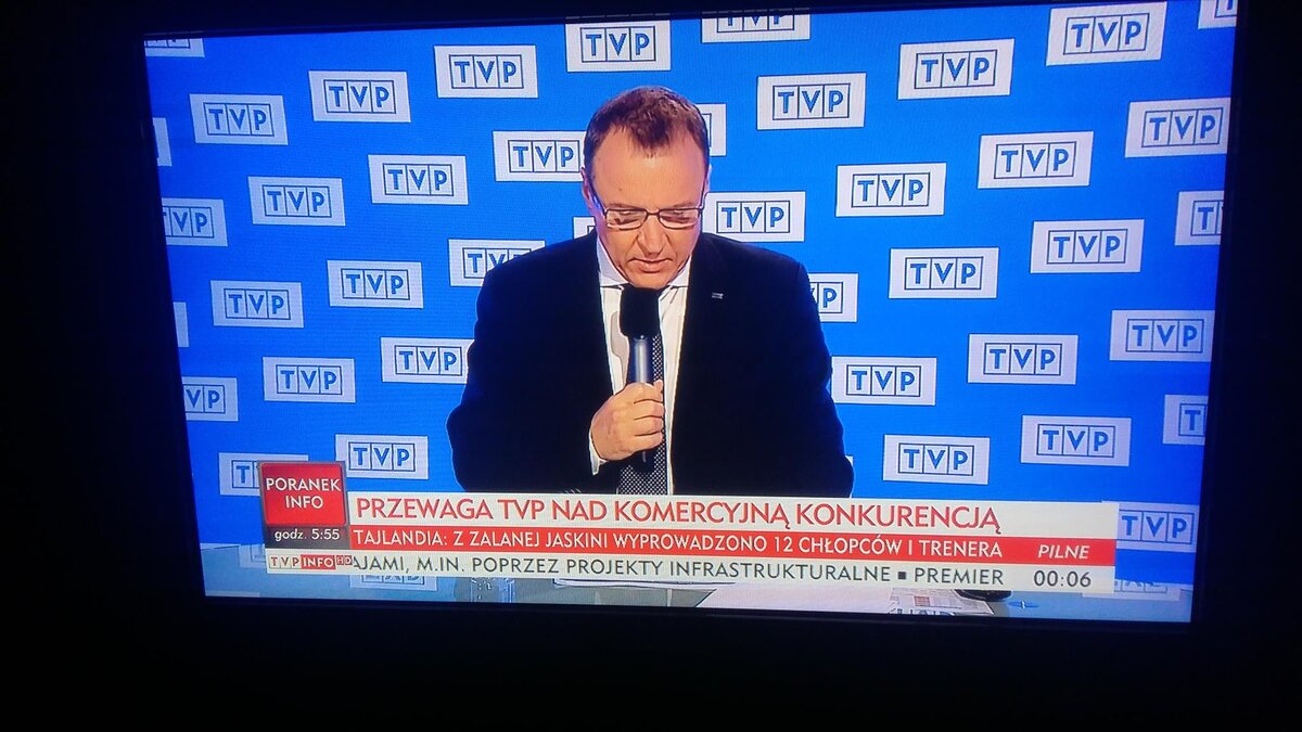 Paski informacyjne w TVP Info 