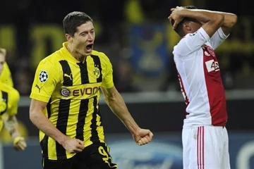 Robert Lewandowski zapewnił Borussii zwycięstwo nad Ajaxem Amsterdam (fot. EPA/MARIUS BECKER/PAP)