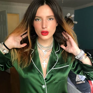 Bella Thorne 