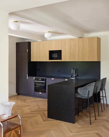 Renowacja willi z lat 30. w Pradze. Projekt Atelier Hajný 