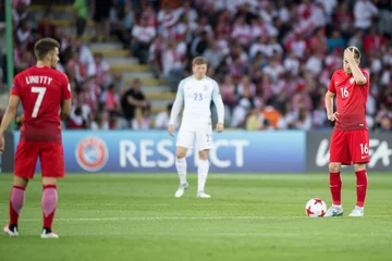 Krzysztof Piątek przed stałym fragmentem gry 