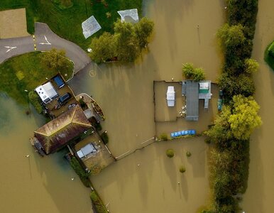 Miniatura: Powodzie w Wielkiej Brytanii. Ponad 150...
