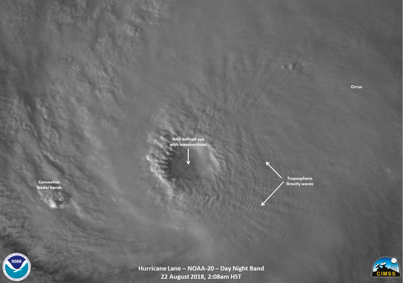 Miniatura: Huragan Lane na zdjęciach NASA
