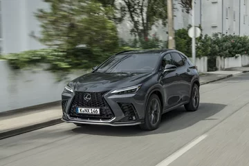 Nowy Lexus NX 450h+ 