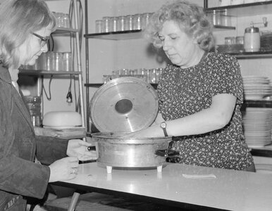 Miniatura: Wyposażenie mieszkań w czasach PRL-u....