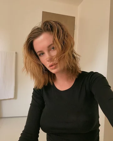 Ireland Baldwin 