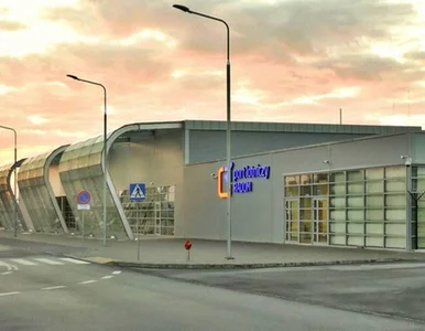 Miniatura: Promocja na polskim lotnisku. Na miejsce...