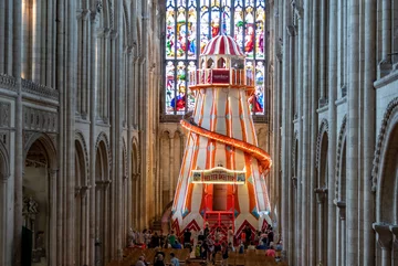 Zjeżdżalnia w katedrze w Norwich 