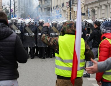 Miniatura: Biedroń: Gdy wkraczają zadymiarze, policja...