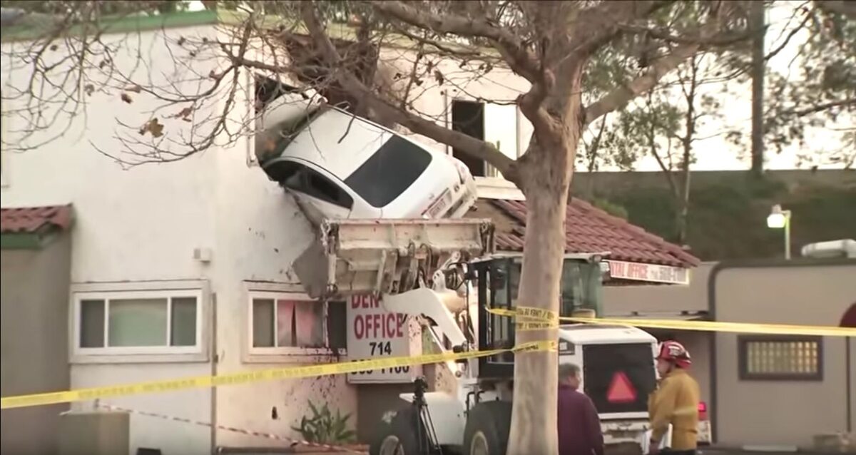 Wypadek samochodowy w Santa Ana w Kalifornii 