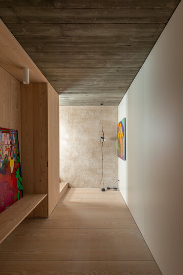 Sufit z&nbsp;betonu w&nbsp;Casa Pujada del Rey Mart&iacute;, Girona, Hiszpania