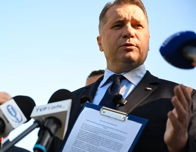 Miniatura: Spór o uchwałę ws. Wołynia. Czarnek...