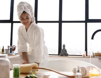 Miniatura: Wsyp to do woreczka i powieś w łazience....