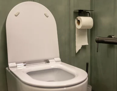 Miniatura: Wrzuć do WC zwykłą tabletkę. Pokazuję, jak...