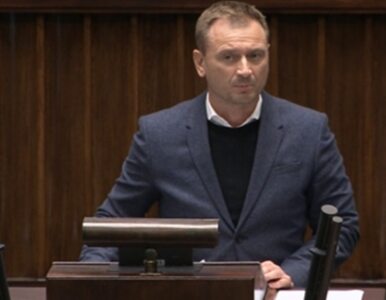 Miniatura: Sławomir Nitras broni się w Sejmie i...