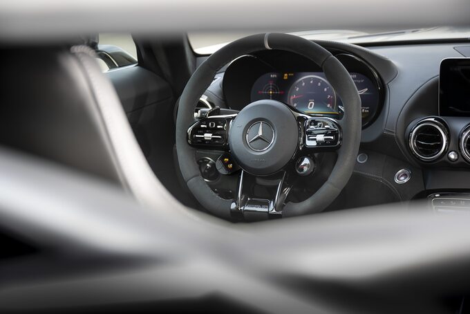 Mercedes-AMG GT i GT R Pro