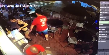 Moment molestowania nagrany przez monitoring 