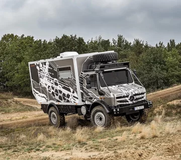 Kamper Unimog U3000 4x4 