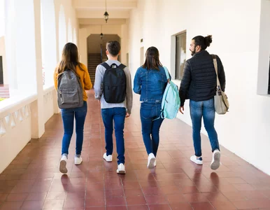 Miniatura: Uczniowie wypatrują dni wolnych. Wkrótce...