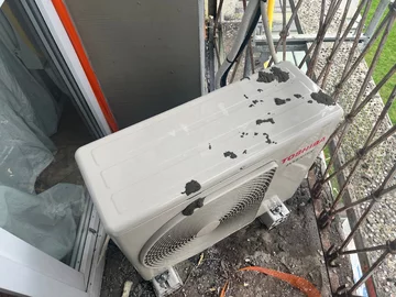 Jak usunąć zaschniętą zaprawę cementową? Cement, ocet, klima