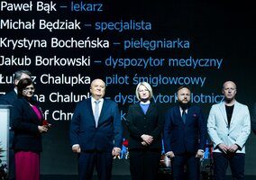 Miniatura: Prawie 11 tysięcy lotów dla ratowania...