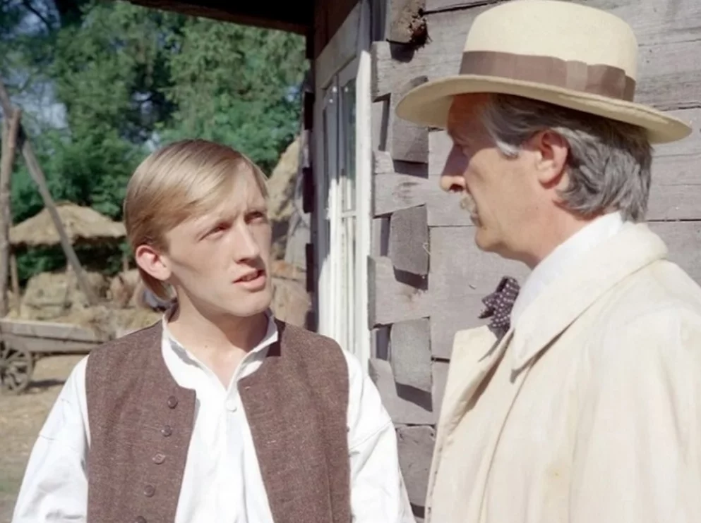 QUIZ. W jakim filmie lub serialu z PRL-u występuje ten bohater?