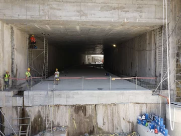 Prace na terenie budowy tunelu pod Świną 