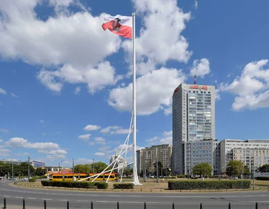 Miniatura: Ufundował największą flagę Polski. Jest...