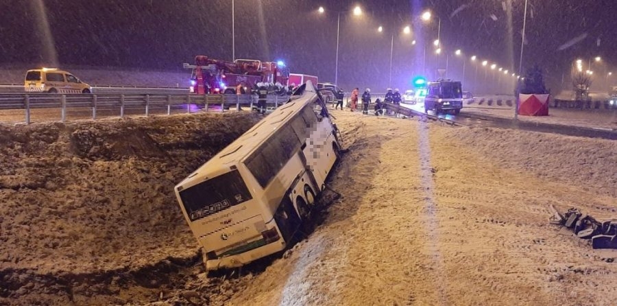 Wypadek autokaru na A4 