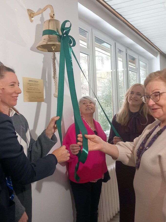 Odsłonięcie Dzwonu Życia w&nbsp;Narodowym Instytucie Onkologii