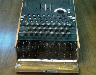 Miniatura: Enigma trafi na bruk?