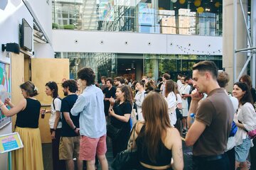 19. edycja Gdynia Design Days odbyła się pod hasłem „Bliżej”. W centrum zainteresowania znalazły się relacje projektowania z człowiekiem, miastem, rzemiosłem i środowiskiem 