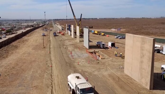 Miniatura: Tak będzie wyglądał mur na granicy USA i...