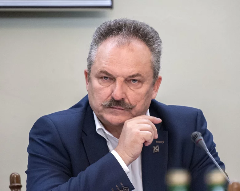 Miniatura: Dlaczego poseł Jakubiak nie nosi brody?...