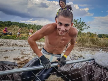 Warszawski Runmageddon W ostatni weekend wakacji ok. 10 tys. osób wzięło udział w warszawskim Runmageddonie. Sprawdziliśmy czy do zrobienia fotoreportażu z dynamicznej sportowej imprezy wystarczy smartfon. Wszystkie zdjęcia zostały wykonane telefonem Samsung Galaxy S9+.