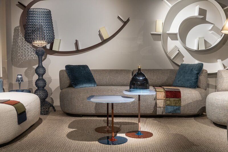 Ekspozycja Kartell podczas Milan Design Week 2026 pokazuje design jako sp&oacute;jne doświadczenie &ndash; od&nbsp;innowacyjnych materiał&oacute;w po&nbsp;kontekst architektury i&nbsp;stylu życia