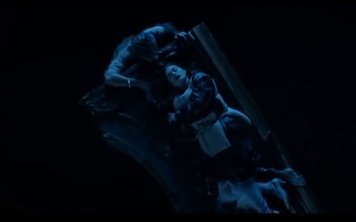 Kultowa scena z "Titanica" od lat nurtuje fanów. Czy Jack musiał zginąć? 