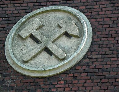 Miniatura: Łączenie spółek uratuje kopalnie? Rząd nie...