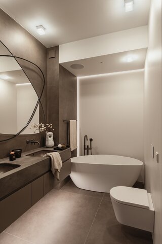 Apartament na&nbsp;warszawskim Mokotowie zaprojektowany przez VIA NOVA &ndash; przykład soft architecture, w&nbsp;kt&oacute;rej technologia KNX, stonowana paleta taupe i&nbsp;konsekwencja materiałowa budują ponadczasowy klimat