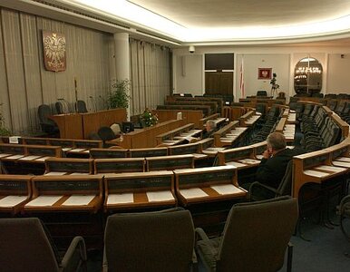 Miniatura: Senat uczcił poległych, nie zajmie się lekami