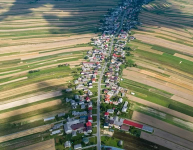 Miniatura: Polska wieś słynna na cały świat. Ma jedną...