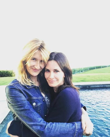 Courteney Cox i Laura Dern 