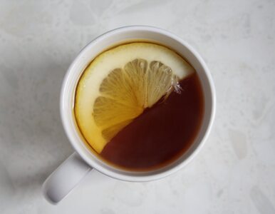 Miniatura: Czy herbata z cytryną szkodzi zdrowiu?